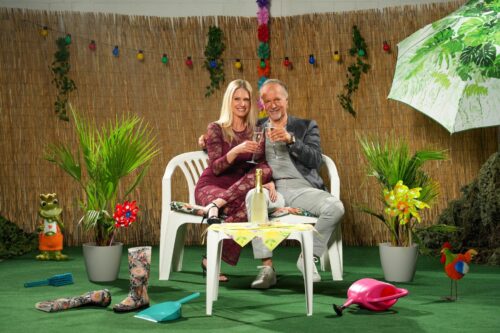 Schauspiel-Legende Jochen Horst (63) und Frau Tina Horst (52)

+++ Die Verwendung des sendungsbezogenen Materials ist nur mit dem Hinweis und Verlinkung auf RTL+ gestattet. +++