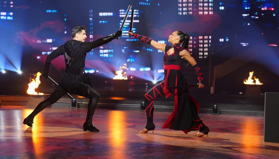 Marie Mouroum und Alexandru Ionel tanzen Paso Doble.

+++ Die Verwendung des sendungsbezogenen Materials ist nur mit dem Hinweis und Verlinkung auf RTL+ gestattet. +++