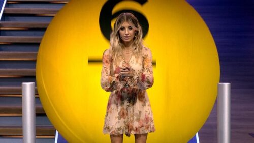 Cathy Hummels bei Splash! Das Promi-Pool-Quiz.

+++ Die Verwendung des sendungsbezogenen Materials ist nur mit dem Hinweis und Verlinkung auf RTL+ gestattet. +++
