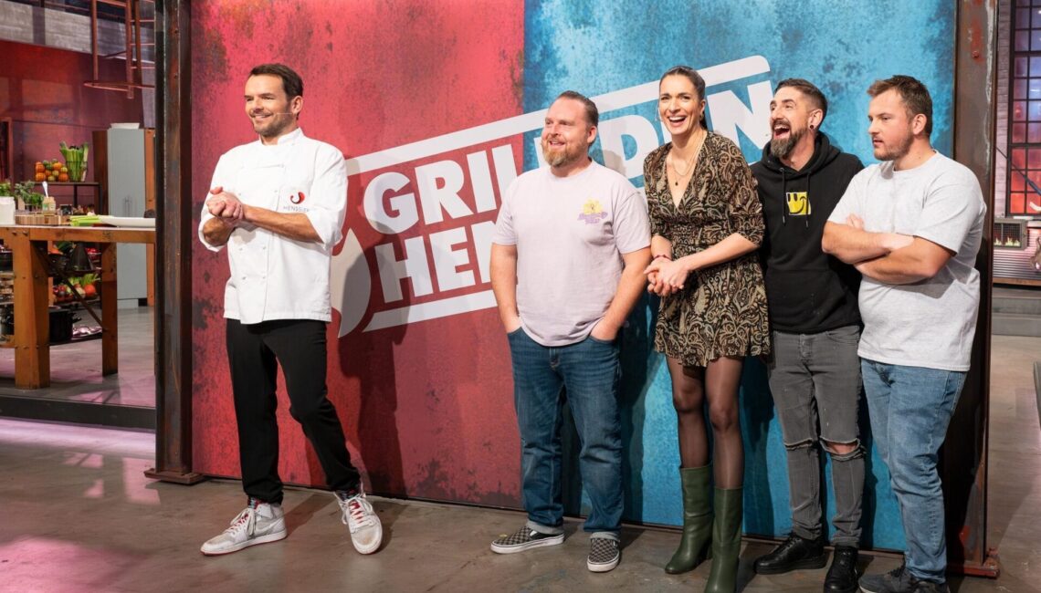 V.l.: Steffen Henssler, Axel Stein, Sally, Die Beet-Brüder (Gunnar Fichter und Luis Roeder)

+++ Die Verwendung des sendungsbezogenen Materials ist nur mit dem Hinweis und Verlinkung auf RTL+ gestattet. +++