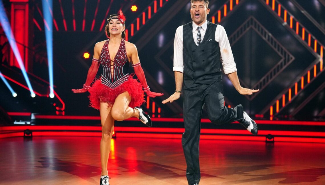 Marc Eggers und Renata Lusin tanzen Charleston.

+++ Die Verwendung des sendungsbezogenen Materials ist nur mit dem Hinweis und Verlinkung auf RTL+ gestattet. +++