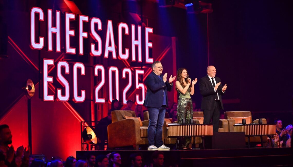 V.l.: Elton, Yvonne Catterfeld, Stefan Raab

+++ Die Verwendung des sendungsbezogenen Materials ist nur mit dem Hinweis und Verlinkung auf RTL+ gestattet. +++