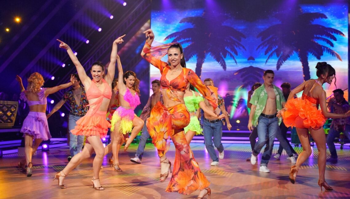 Das Opening der Profitänzer:innen.

+++ Die Verwendung des sendungsbezogenen Materials ist nur mit dem Hinweis und Verlinkung auf RTL+ gestattet. +++