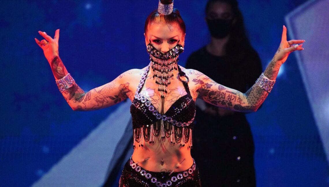 Alénee Aisha aus London präsentiert eine Piercing und Hairhang-Performance.


+++ Die Verwendung des sendungsbezogenen Materials ist nur mit dem Hinweis und Verlinkung auf RTL+ gestattet. +++