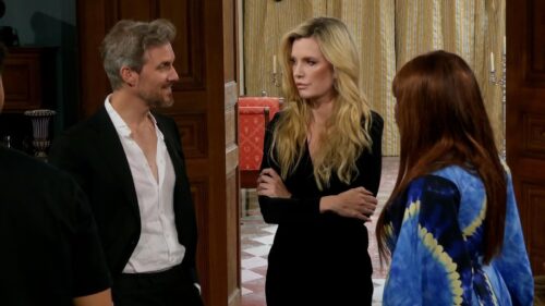 V.l.: Thaddäus Meilinger, Mirja du Mont und Motsi Mabuse sprechen nach dem Roulette.

+++ Die Verwendung des sendungsbezogenen Materials ist nur mit dem Hinweis und Verlinkung auf RTL+ gestattet. +++
