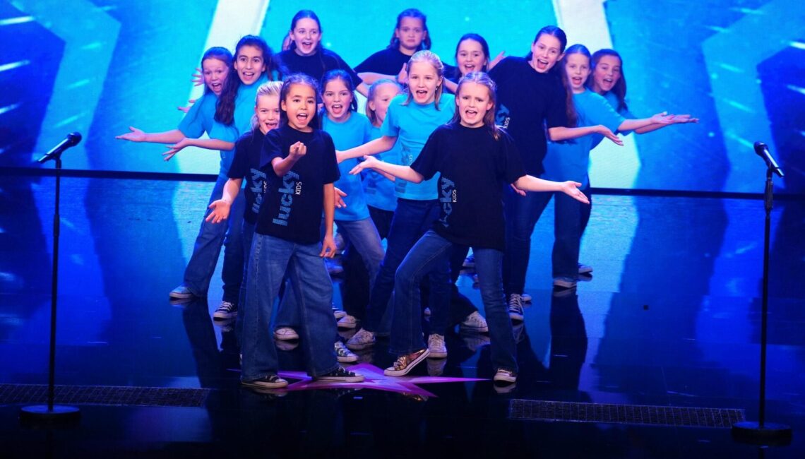 Achtung Sperrfrist bis eine Woche vor Ausstrahlung am 28.03.2025 

Lucky Kids  Chor aus Köln.


+++ Die Verwendung des sendungsbezogenen Materials ist nur mit dem Hinweis und Verlinkung auf RTL+ gestattet. +++