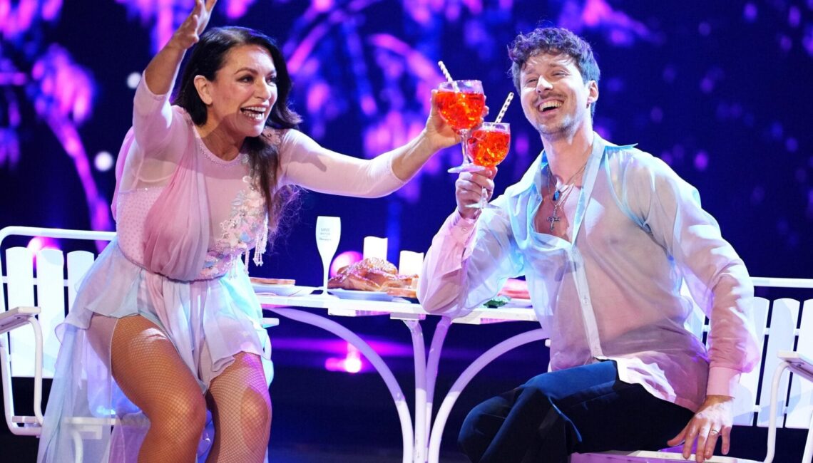 Christine Neubauer und Valentin Lusin tanzen Rumba.

+++ Die Verwendung des sendungsbezogenen Materials ist nur mit dem Hinweis und Verlinkung auf RTL+ gestattet. +++