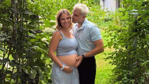 GZSZ-Schauspieler Lennart Borchert und seine Freundin Louisa bekommen einen Jungen

+++ Die Verwendung des sendungsbezogenen Materials ist nur mit dem Hinweis und Verlinkung auf RTL+ gestattet. +++