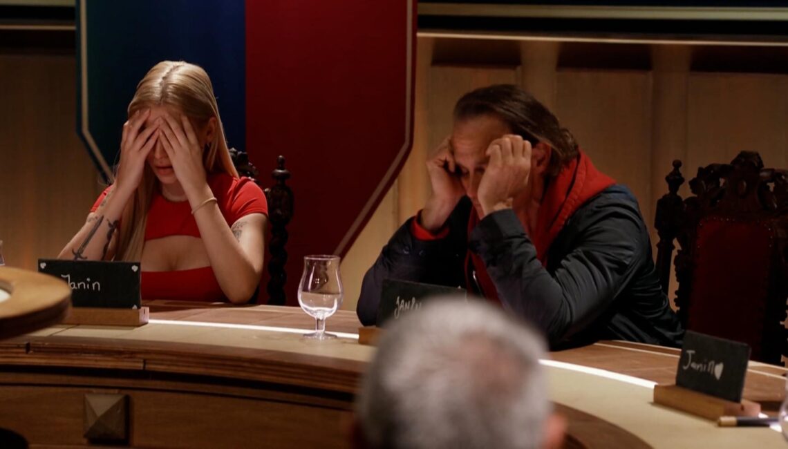Marie Reim und Ralf Bauer sind schockiert als sie Erfahren, dass Janin Ullmann eine Loyale ist.

+++ Die Verwendung des sendungsbezogenen Materials ist nur mit dem Hinweis und Verlinkung auf RTL+ gestattet. +++