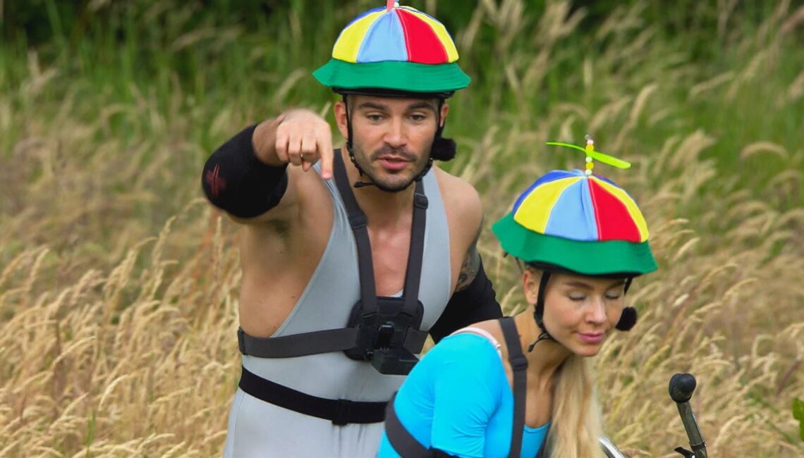 Maki und Michelle beim ersten Spiel

+++ Die Verwendung des sendungsbezogenen Materials ist nur mit dem Hinweis und Verlinkung auf RTL+ gestattet. +++