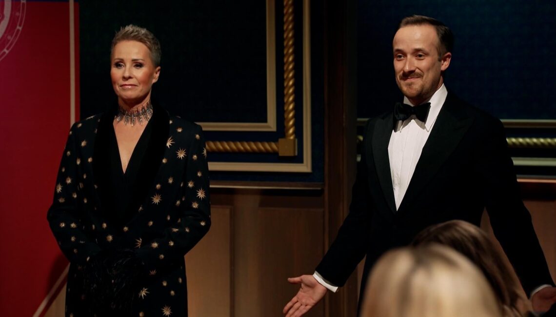 Sonja Zietlow und Joe Laschet. Joe wurde am runden Tisch raus gewählt, ist aber ein Loyaler.

+++ Die Verwendung des sendungsbezogenen Materials ist nur mit dem Hinweis und Verlinkung auf RTL+ gestattet. +++