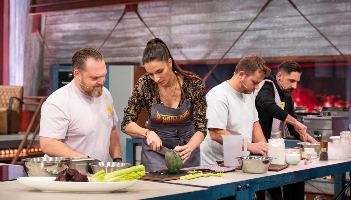 V.l.: Axel Stein, Sally, Luis Roeder, Gunnar Fichtner

+++ Die Verwendung des sendungsbezogenen Materials ist nur mit dem Hinweis und Verlinkung auf RTL+ gestattet. +++