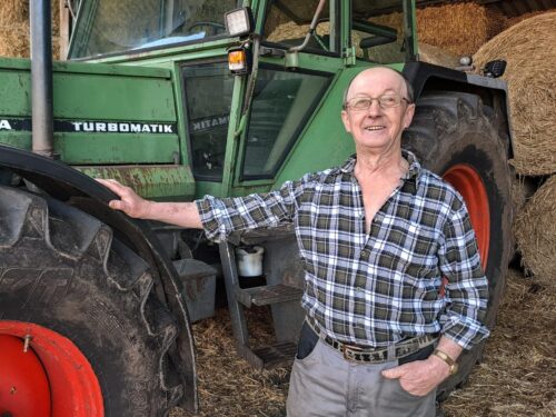 Hühnerbauer Walter aus Niedersachsen.

+++ Die Verwendung des sendungsbezogenen Materials ist nur mit dem Hinweis und Verlinkung auf RTL+ gestattet. +++