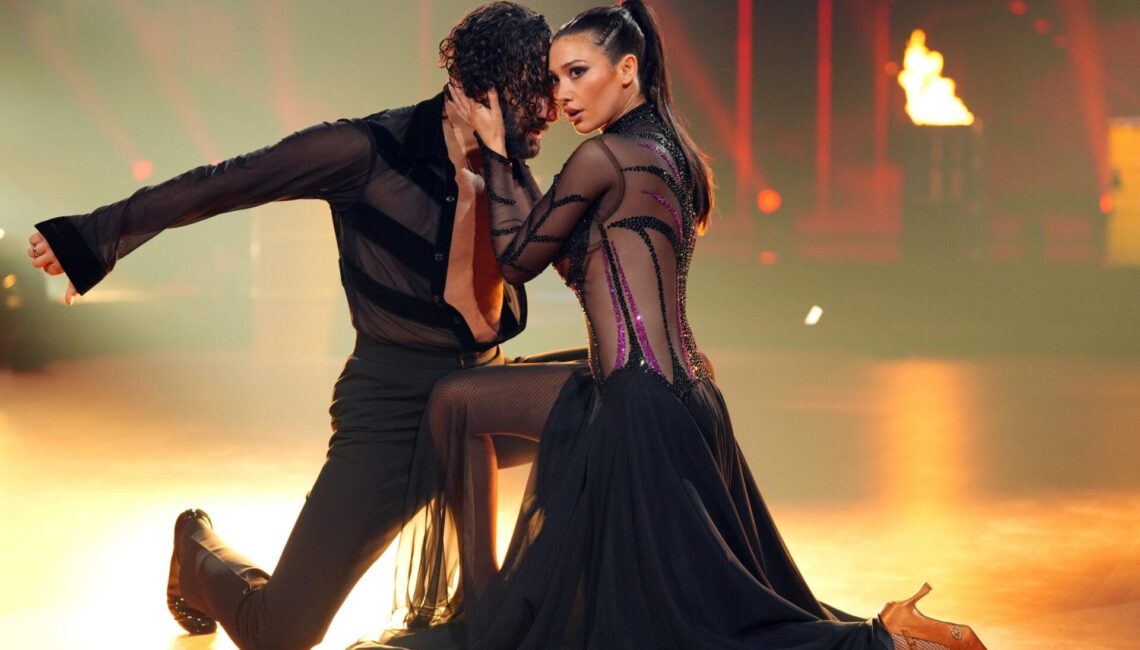 Paola Maria und Massimo Sinató tanzen Tango.

+++ Die Verwendung des sendungsbezogenen Materials ist nur mit dem Hinweis und Verlinkung auf RTL+ gestattet. +++