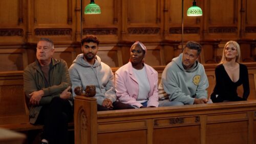 V.l.: Joachim Llambi, Younes Zarou, Motsi Mabuse, Wayne Carpendale und Marie Reim bilden ein Team

+++ Die Verwendung des sendungsbezogenen Materials ist nur mit dem Hinweis und Verlinkung auf RTL+ gestattet. +++