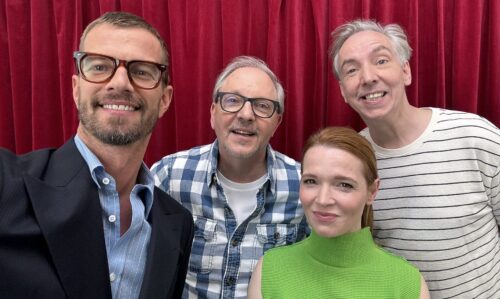 Titel: Wer stiehlt mir die Show?;
Staffel: 10;
Person: Joko Winterscheidt; Olli Dittrich; Karoline Herfurth; Olli Schulz;
Copyright: Joyn/Florida TV;
Fotograf:   Joyn;
Bildredakteur: Nadine Vaders;
Dateiname: 3190722.jpg;
Rechtehinweis: Dieses Bild darf honorarfrei für redaktionelle Zwecke und nur im Rahmen der Programmankündigung verwendet werden. Andere Veröffentlichungen sind nur nach Rücksprache und ausdrücklicher Genehmigung der Seven.One Entertainment Group GmbH möglich. Nicht für EPG! Verwendung nur mit vollständigem Copyrightvermerk. Das Foto darf nicht verändert, bearbeitet und nur im Ganzen verwendet werden. Es darf nicht archiviert werden. Es darf nicht an Dritte weitergeleitet werden. Aneinanderreihung/Zusammenlegung/Kopplung von Bildern zum Zweck der Erstellung von Slide-Shows o.ä. nicht gestattet; Verbindung/Einfügen/Anfügen von Werbung nicht gestattet. Das Bild kann KI generierte Elemente enthalten.
Bei Fragen: foto@seven.one
Voraussetzung für die Verwendung dieser Programmdaten ist die Zustimmung zu den Allgemeinen Geschäftsbedingungen der Presselounges der Sender der Seven.One Entertainment Group GmbH.