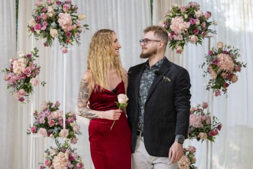Titel: Hochzeit auf den zweiten Blick;
Staffel: 1;
Person: Torge; Maureen;
Copyright: Joyn/Markus Hertrich;
Fotograf: Markus Hertrich;
Bildredakteur: Isabella Toennes;
Dateiname: 3116053.JPG;
Rechtehinweis: Dieses Bild darf honorarfrei für redaktionelle Zwecke und nur im Rahmen der Programmankündigung verwendet werden. Andere Veröffentlichungen sind nur nach Rücksprache und ausdrücklicher Genehmigung der Seven.One Entertainment Group GmbH möglich. Nicht für EPG! Verwendung nur mit vollständigem Copyrightvermerk. Das Foto darf nicht verändert, bearbeitet und nur im Ganzen verwendet werden. Es darf nicht archiviert werden. Es darf nicht an Dritte weitergeleitet werden. Aneinanderreihung/Zusammenlegung/Kopplung von Bildern zum Zweck der Erstellung von Slide-Shows o.ä. nicht gestattet; Verbindung/Einfügen/Anfügen von Werbung nicht gestattet. 
Bei Fragen: foto@seven.one
Voraussetzung für die Verwendung dieser Programmdaten ist die Zustimmung zu den Allgemeinen Geschäftsbedingungen der Presselounges der Sender der Seven.One Entertainment Group GmbH.