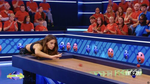 Titel: Murmel Mania;
Staffel: 3;
Folge: 1;
Copyright: Joyn;
Fotograf:   Joyn;
Bildredakteur: Elisa Taupert;
Dateiname: 3179930.png;
Rechtehinweis: Dieses Bild darf honorarfrei für redaktionelle Zwecke und nur im Rahmen der Programmankündigung verwendet werden. Andere Veröffentlichungen sind nur nach Rücksprache und ausdrücklicher Genehmigung der Seven.One Entertainment Group GmbH möglich. Nicht für EPG! Verwendung nur mit vollständigem Copyrightvermerk. Das Foto darf nicht verändert, bearbeitet und nur im Ganzen verwendet werden. Es darf nicht archiviert werden. Es darf nicht an Dritte weitergeleitet werden. Aneinanderreihung/Zusammenlegung/Kopplung von Bildern zum Zweck der Erstellung von Slide-Shows o.ä. nicht gestattet; Verbindung/Einfügen/Anfügen von Werbung nicht gestattet. Das Bild kann KI generierte Elemente enthalten.
Bei Fragen: foto@seven.one
Voraussetzung für die Verwendung dieser Programmdaten ist die Zustimmung zu den Allgemeinen Geschäftsbedingungen der Presselounges der Sender der Seven.One Entertainment Group GmbH.