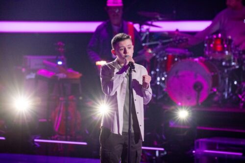 Titel: The Voice Kids;
Staffel: 13;
Person: Josh;
Copyright: Joyn/Claudius Pflug;
Fotograf: Claudius Pflug;
Bildredakteur: Elisa Taupert;
Dateiname: 3118476.jpg;
Rechtehinweis: Dieses Bild darf honorarfrei für redaktionelle Zwecke und nur im Rahmen der Programmankündigung verwendet werden. Andere Veröffentlichungen sind nur nach Rücksprache und ausdrücklicher Genehmigung der Seven.One Entertainment Group GmbH möglich. Nicht für EPG! Verwendung nur mit vollständigem Copyrightvermerk. Das Foto darf nicht verändert, bearbeitet und nur im Ganzen verwendet werden. Es darf nicht archiviert werden. Es darf nicht an Dritte weitergeleitet werden. Aneinanderreihung/Zusammenlegung/Kopplung von Bildern zum Zweck der Erstellung von Slide-Shows o.ä. nicht gestattet; Verbindung/Einfügen/Anfügen von Werbung nicht gestattet. 
Bei Fragen: foto@seven.one
Voraussetzung für die Verwendung dieser Programmdaten ist die Zustimmung zu den Allgemeinen Geschäftsbedingungen der Presselounges der Sender der Seven.One Entertainment Group GmbH.