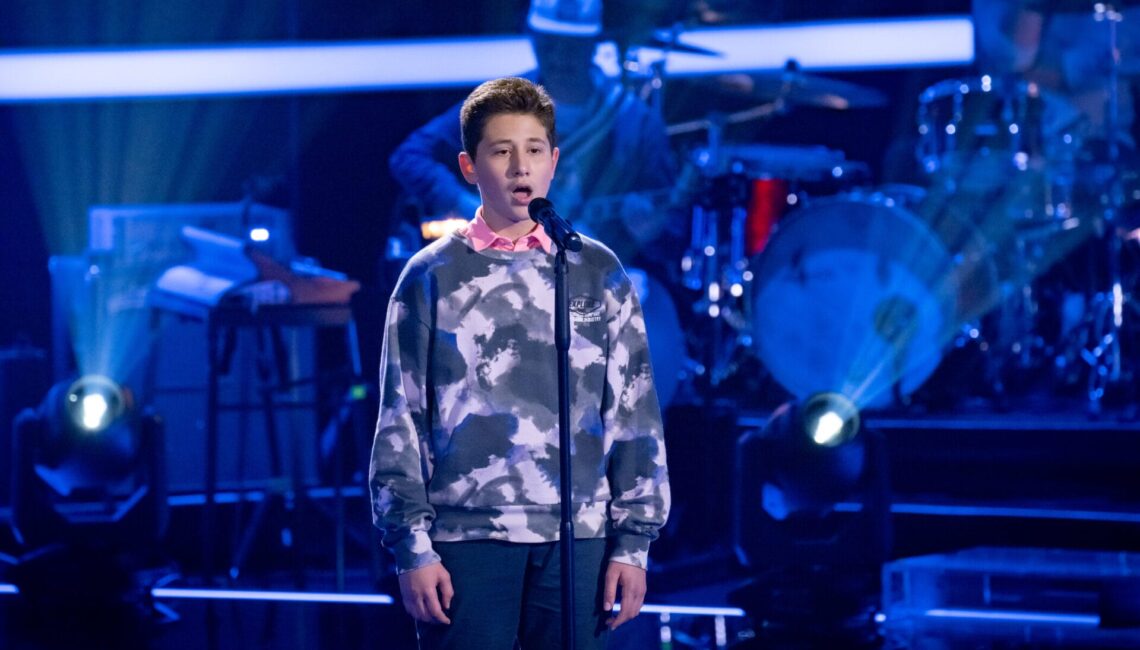 Titel: The Voice Kids;
Staffel: 13;
Person: Alwin;
Copyright: Joyn/Claudius Pflug;
Fotograf: Claudius Pflug;
Bildredakteur: Elisa Taupert;
Dateiname: 3118869.jpg;
Rechtehinweis: Dieses Bild darf honorarfrei für redaktionelle Zwecke und nur im Rahmen der Programmankündigung verwendet werden. Andere Veröffentlichungen sind nur nach Rücksprache und ausdrücklicher Genehmigung der Seven.One Entertainment Group GmbH möglich. Nicht für EPG! Verwendung nur mit vollständigem Copyrightvermerk. Das Foto darf nicht verändert, bearbeitet und nur im Ganzen verwendet werden. Es darf nicht archiviert werden. Es darf nicht an Dritte weitergeleitet werden. Aneinanderreihung/Zusammenlegung/Kopplung von Bildern zum Zweck der Erstellung von Slide-Shows o.ä. nicht gestattet; Verbindung/Einfügen/Anfügen von Werbung nicht gestattet. 
Bei Fragen: foto@seven.one
Voraussetzung für die Verwendung dieser Programmdaten ist die Zustimmung zu den Allgemeinen Geschäftsbedingungen der Presselounges der Sender der Seven.One Entertainment Group GmbH.