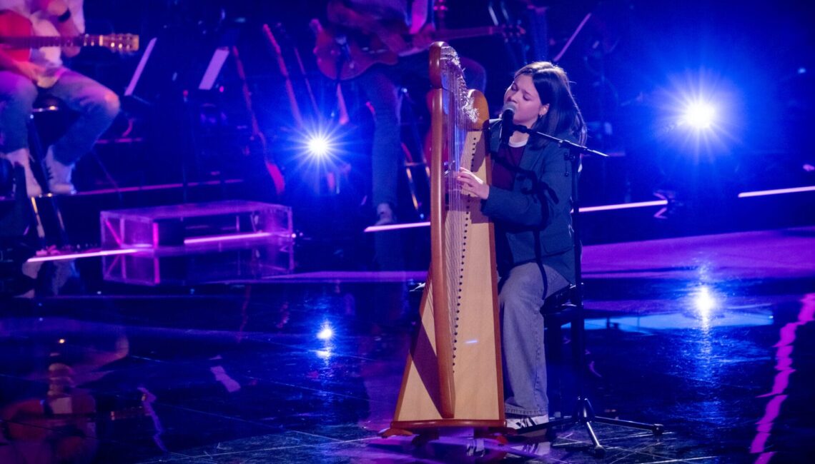 Titel: The Voice Kids;
Staffel: 13;
Folge: 6;
Person: Tabea;
Copyright: Joyn/Claudius Pflug;
Fotograf: Claudius Pflug;
Bildredakteur: Elisa Taupert;
Dateiname: 3118850.jpg;
Rechtehinweis: Dieses Bild darf honorarfrei für redaktionelle Zwecke und nur im Rahmen der Programmankündigung verwendet werden. Andere Veröffentlichungen sind nur nach Rücksprache und ausdrücklicher Genehmigung der Seven.One Entertainment Group GmbH möglich. Nicht für EPG! Verwendung nur mit vollständigem Copyrightvermerk. Das Foto darf nicht verändert, bearbeitet und nur im Ganzen verwendet werden. Es darf nicht archiviert werden. Es darf nicht an Dritte weitergeleitet werden. Aneinanderreihung/Zusammenlegung/Kopplung von Bildern zum Zweck der Erstellung von Slide-Shows o.ä. nicht gestattet; Verbindung/Einfügen/Anfügen von Werbung nicht gestattet. 
Bei Fragen: foto@seven.one
Voraussetzung für die Verwendung dieser Programmdaten ist die Zustimmung zu den Allgemeinen Geschäftsbedingungen der Presselounges der Sender der Seven.One Entertainment Group GmbH.